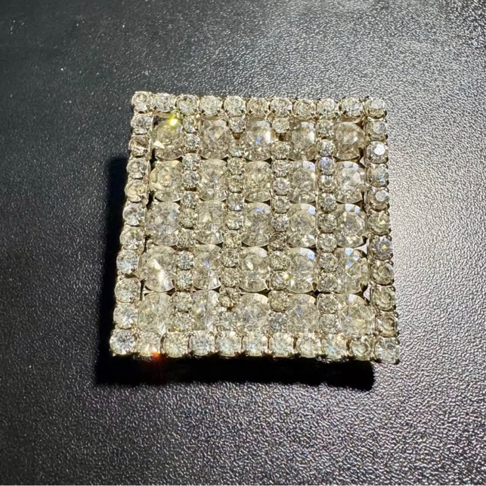 Fabulous Vintage Rhinestone Brooch
